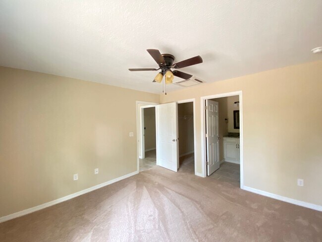 Building Photo - 6110 SW 154th Lane Rd