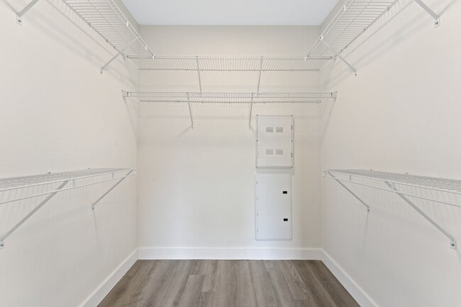 Building Photo - 49 S Day St