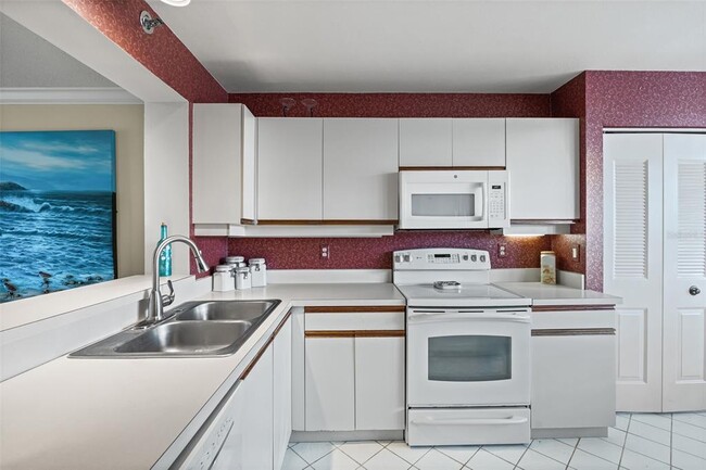 Building Photo - 4550 Pinebrook Cir