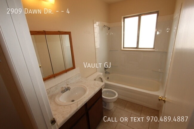 Building Photo - 2909 Dawn Dr