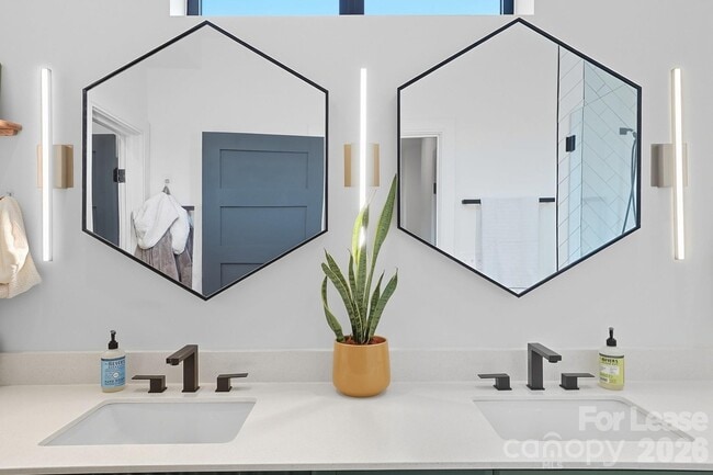 Building Photo - 1003 Zinc Ln