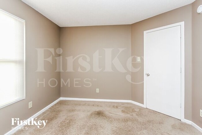 Building Photo - 10915 Firefly Cir