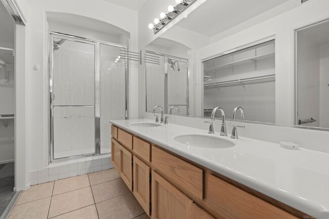 Building Photo - 12650 Springbrook Dr