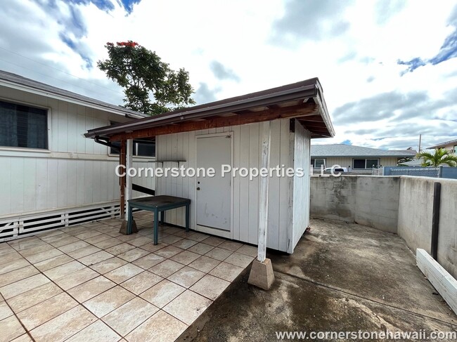 Building Photo - 87-136-136 Ma'aloa St