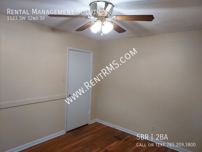 Building Photo - 1123 SW 32nd St