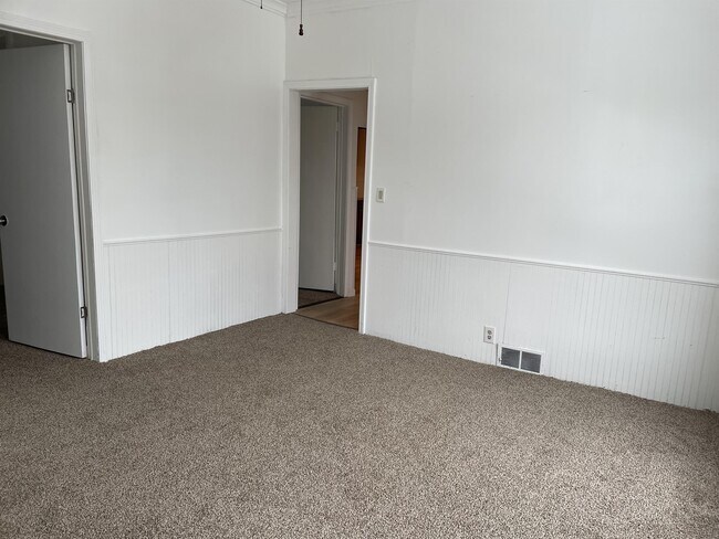 Building Photo - 100 Summit Ave