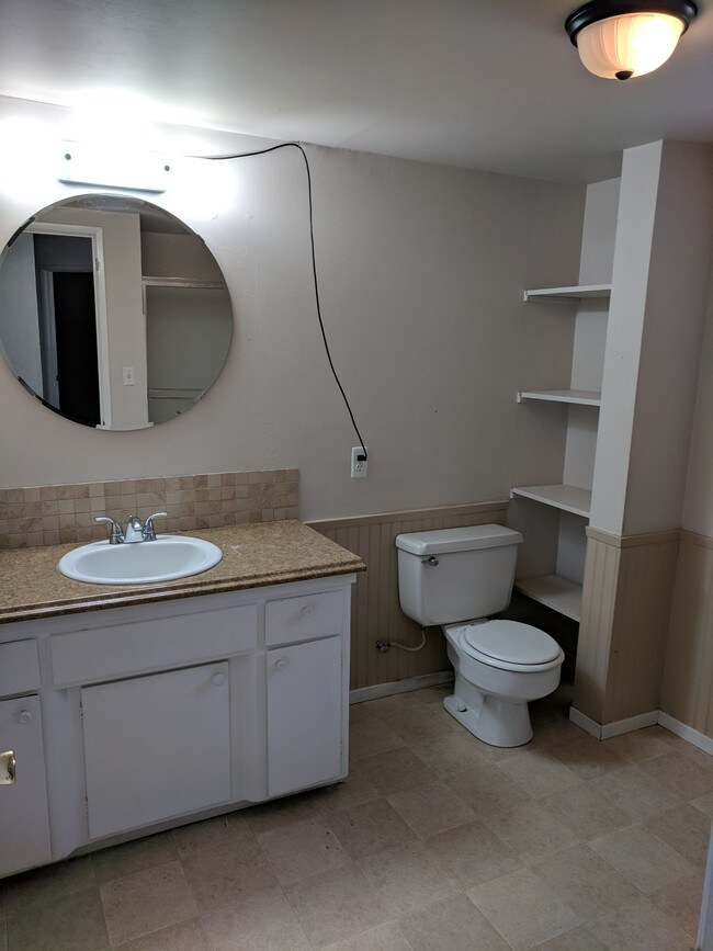 Building Photo - 2518 Knox Ave