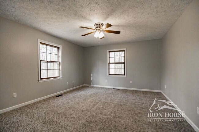 Building Photo - 2591 Clotfelter Rd