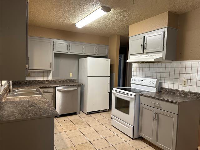 Building Photo - 3296 Sandefer St