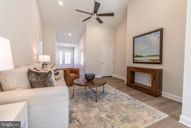 Building Photo - 14 Sandy Ln