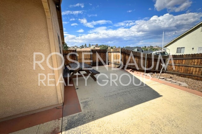 Building Photo - Beautiful 4-bedrooms, 2-baths home in Pres...