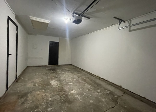 Building Photo - North End- 3 bed, 1 bath- A/O schools!