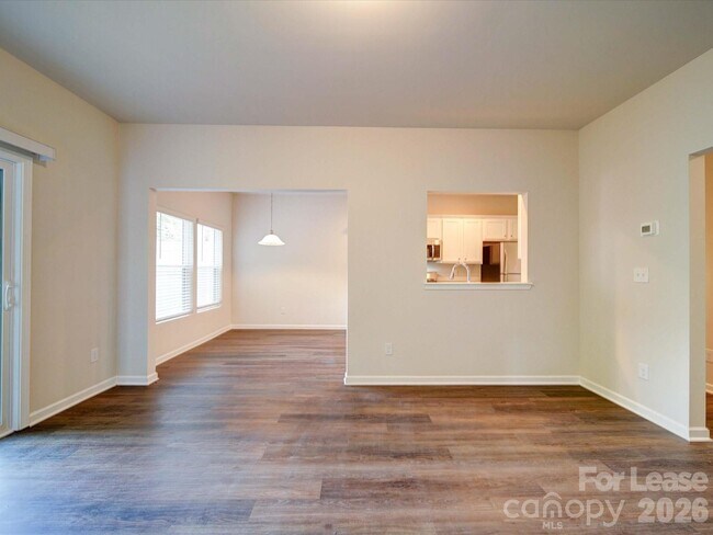 Building Photo - 916 S Battleground Ave