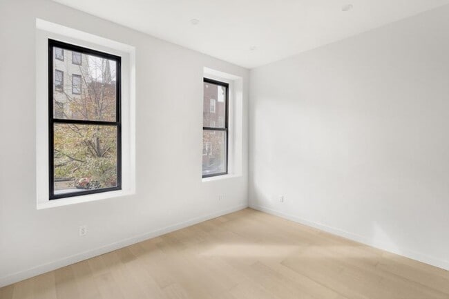 Building Photo - 2 bedroom in Brooklyn NY 11232