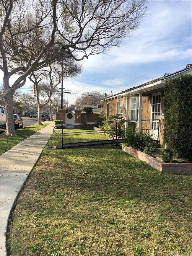 Building Photo - 17039 Crenshaw Blvd