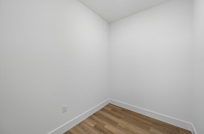 Building Photo - Brand New Custom 3 bedroom home in Granbury!