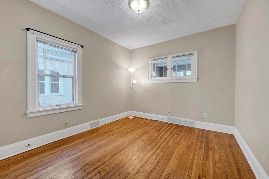 Building Photo - 4206 5th Ave South