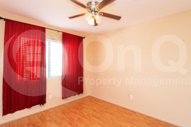 Building Photo - 3301 E Earll Dr