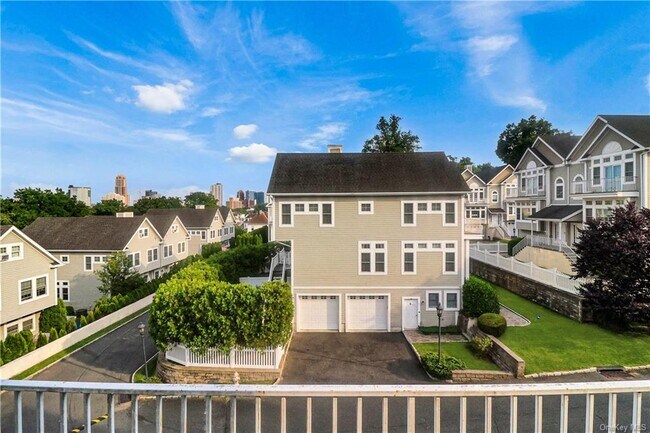 Building Photo - 29 Arbor Glen