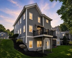 Building Photo - 36 Journeys End Ln