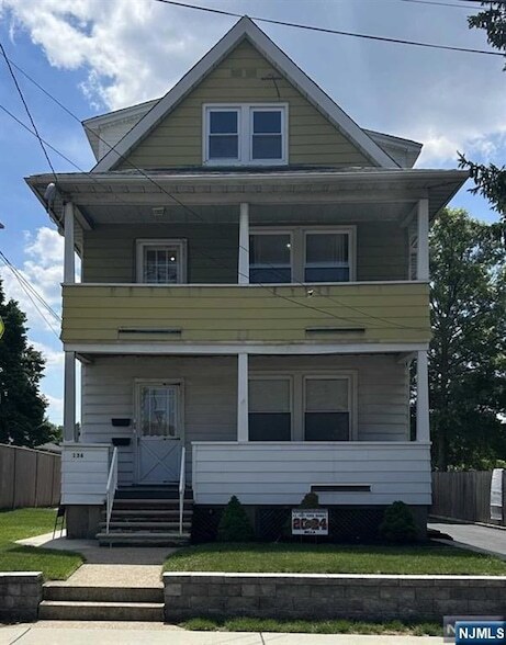 Building Photo - 136 Carlton Ave