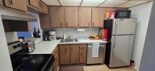 Building Photo - 7900 Camino Cir