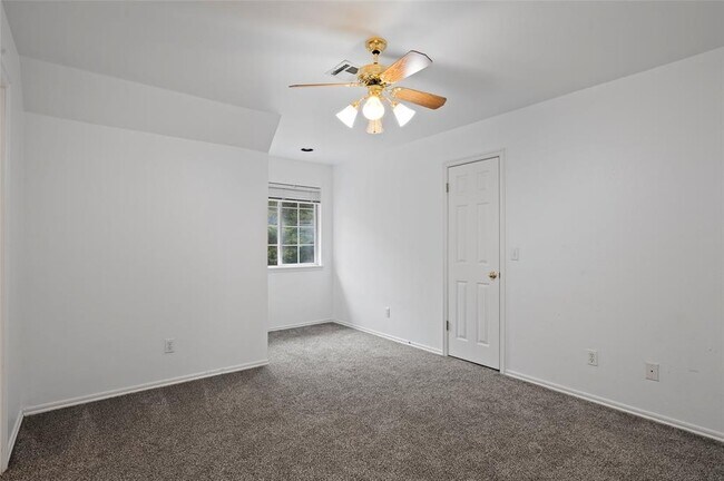 Building Photo - 205 Berkshire Dr