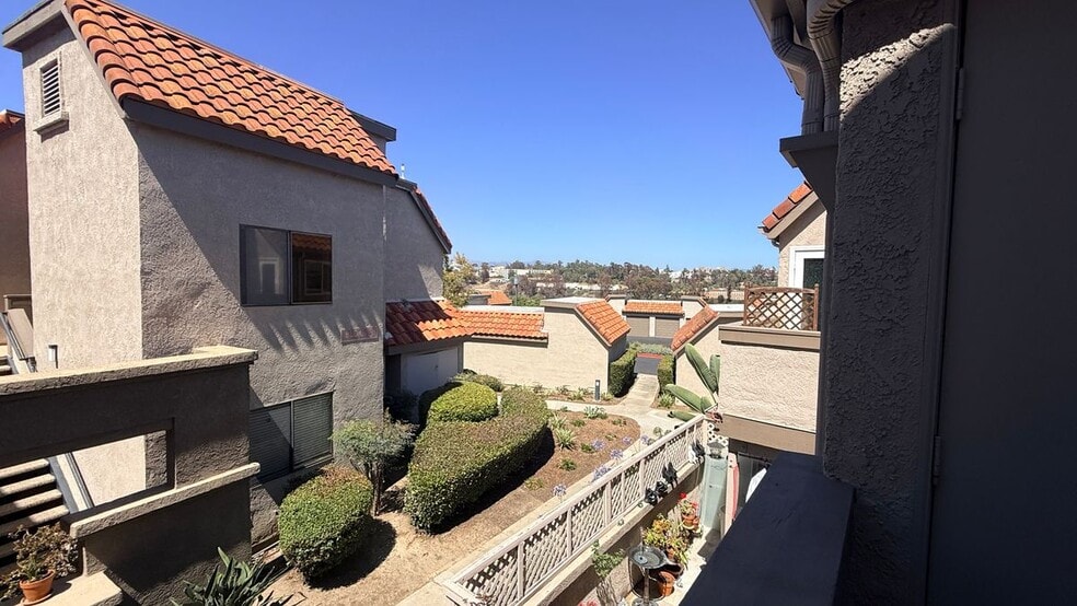 Building Photo - 28141 Montecito