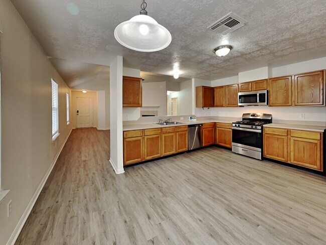 Building Photo - 931 Redcrest Springs Ct