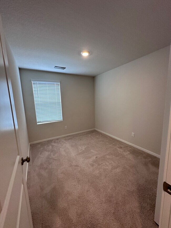Building Photo - Charming 4 bdrm 2.5 ba in Vancouver, WA