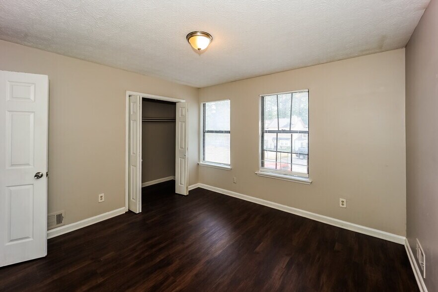 Building Photo - 8272 Canyon Forge Dr