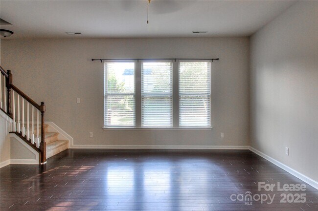 Building Photo - 1444 Ridgehaven Rd