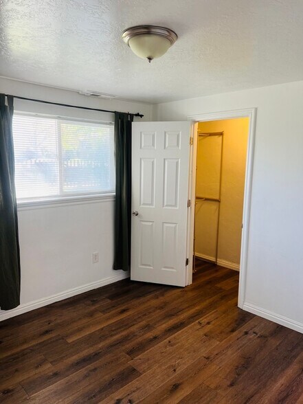 Building Photo - 3362 Westbrook Dr