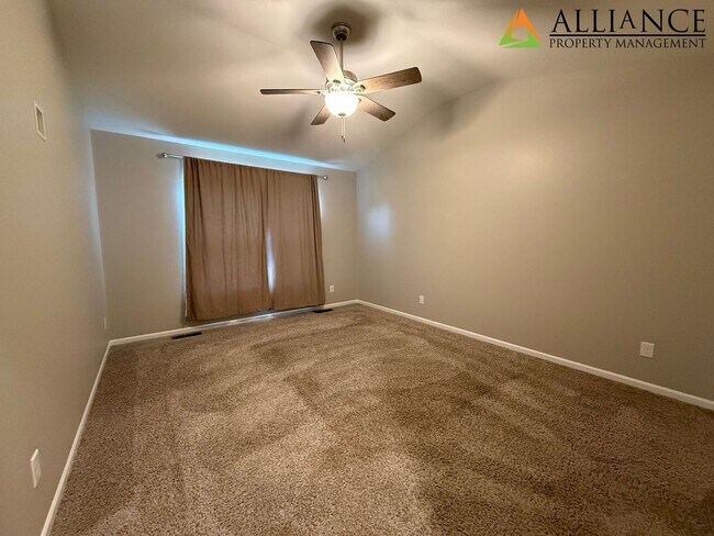 Building Photo - 112 Quail Ct