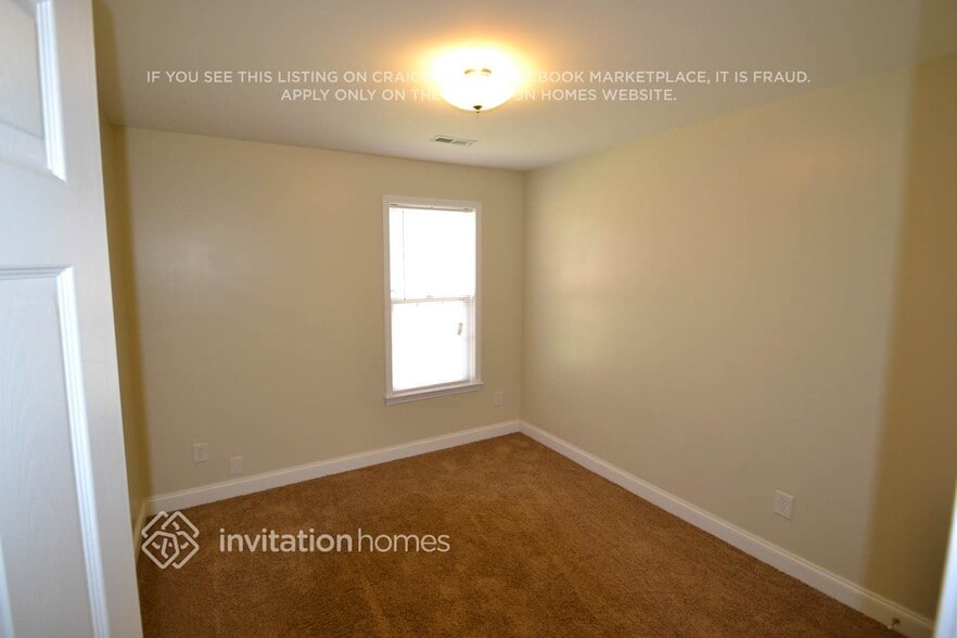 Building Photo - 2730 Stagbuck Dr