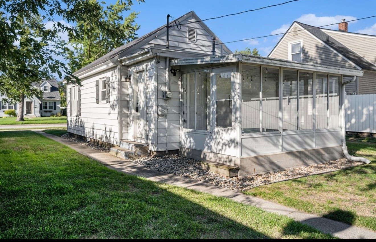 Building Photo - 280 W 16th St