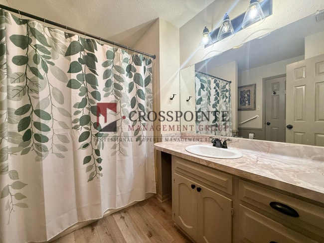 Building Photo - Almost Ready! 2 Bedroom 1 Bath ON Lake Palestine!