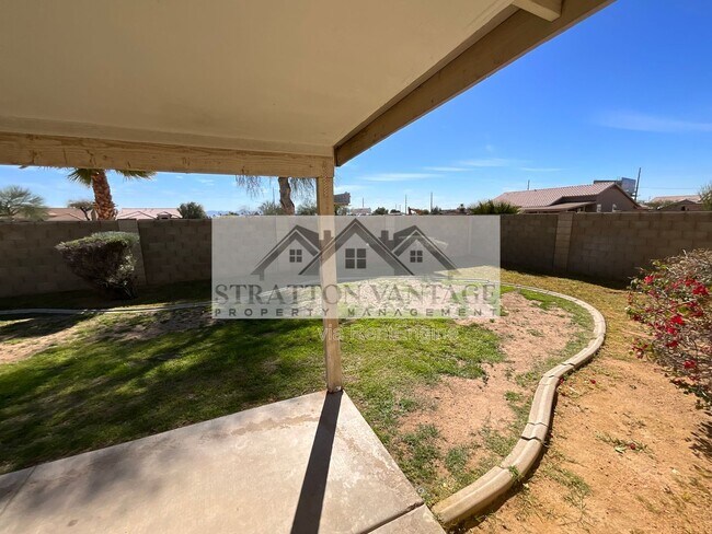 Building Photo - 8207 W Palmaire Ave