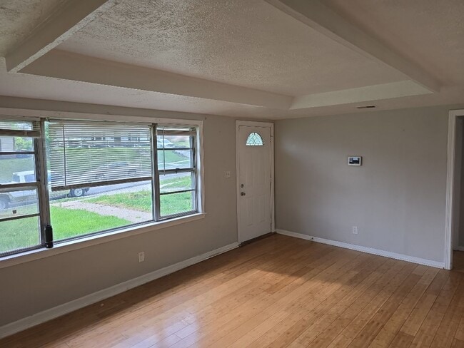 Building Photo - Coming Soon! Cozy 2-Bedroom Gem | $1,049/m...