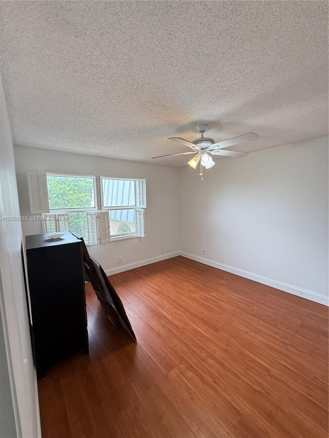 Building Photo - 5961 N Falls Cir Dr