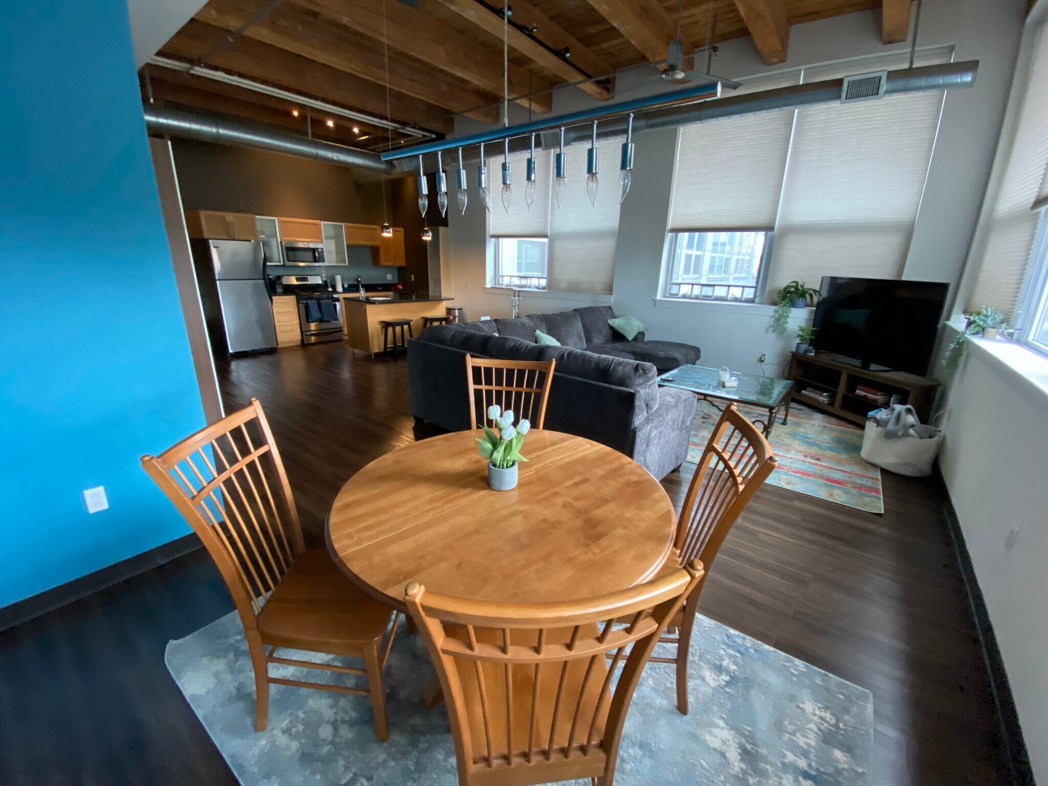 Open Floor Plan - 120 Holmes St