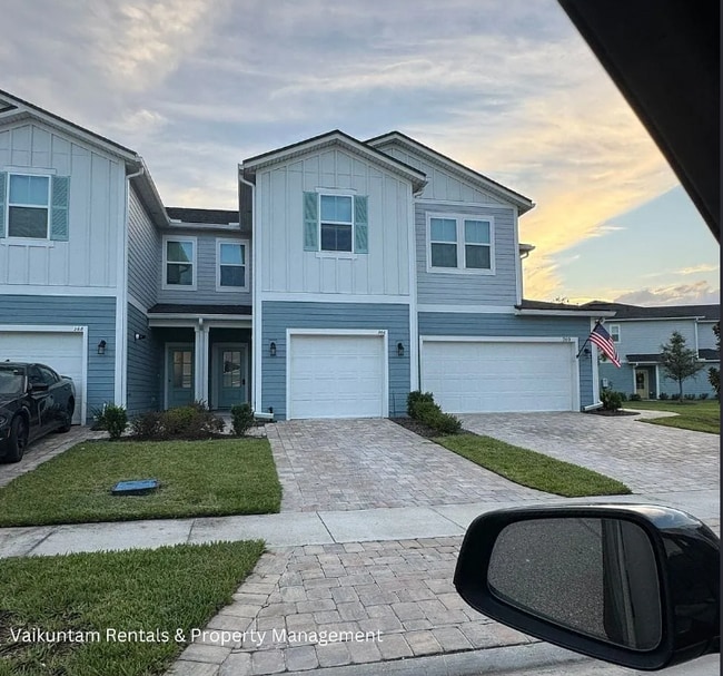 Building Photo - 370 Richmond Dr