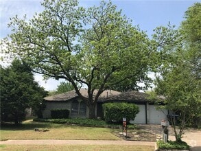 Building Photo - 11922 Swan Dr