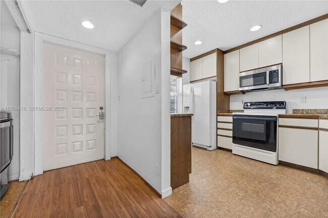 Building Photo - 11160 W Sample Rd