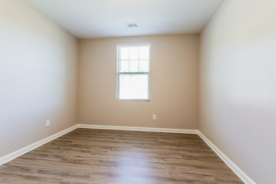 Building Photo - 422 Renown Ct