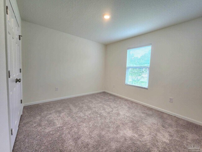 Building Photo - 7840 Maxton Rd
