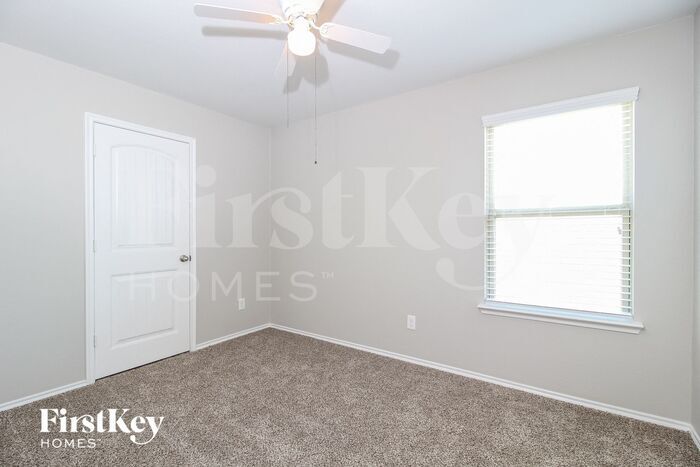 Building Photo - 309 Plum Dr