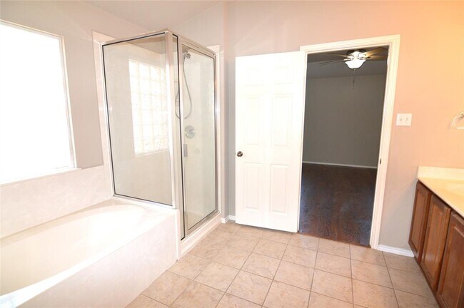 Building Photo - 2626 Pearson Way