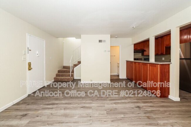 Building Photo - 2043 Sierra Rd