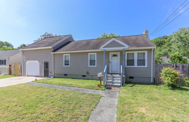 Building Photo - 614 Sedgefield Dr